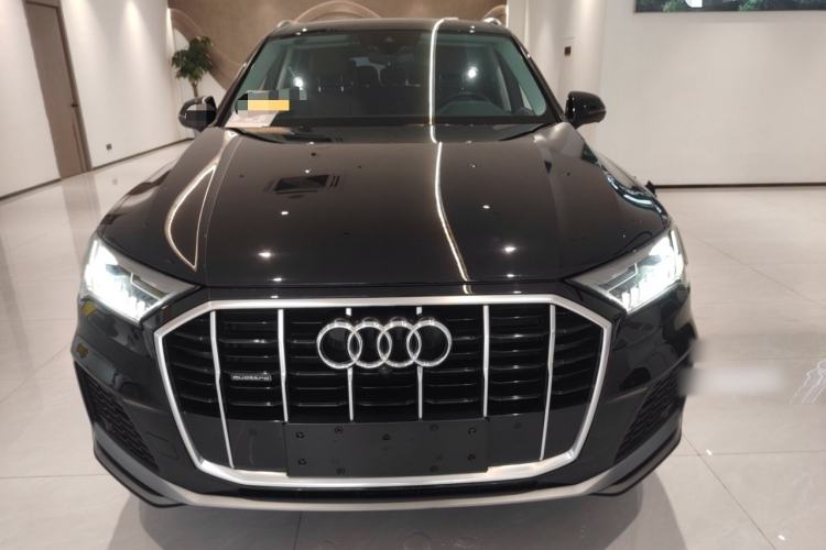 Used Audi Q7 2021 45 TFSI quattro S line Sport model
