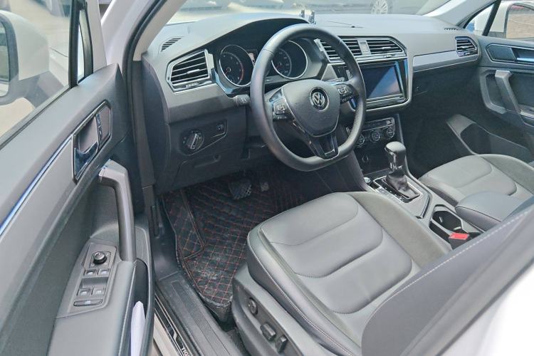 Used Volkswagen Tiguan L 2019 330TSI Automatic Two-Wheel Drive Panoramic Comfort Edition China VI Standard
