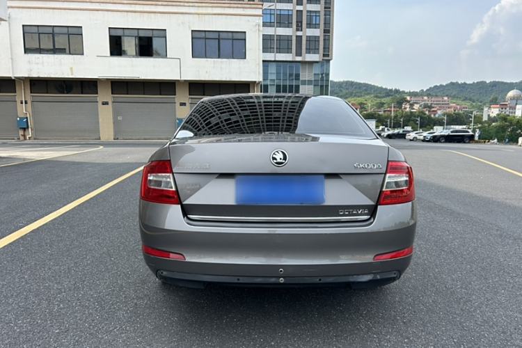 Used Skoda Octavia 2015 1.6L Automatic Yijun Edition
