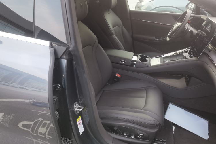 Used Denza Z9 2024 1100 km All-Wheel-Drive Ultra Version