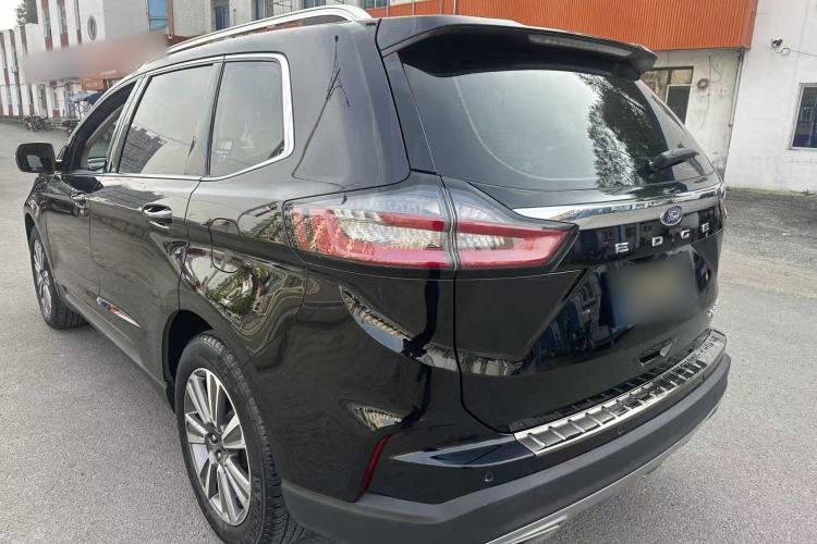 Used Ford Edge 2021 PLUS EcoBoost 245 Two-Wheel-Drive Platinum Edition 5 Seats
