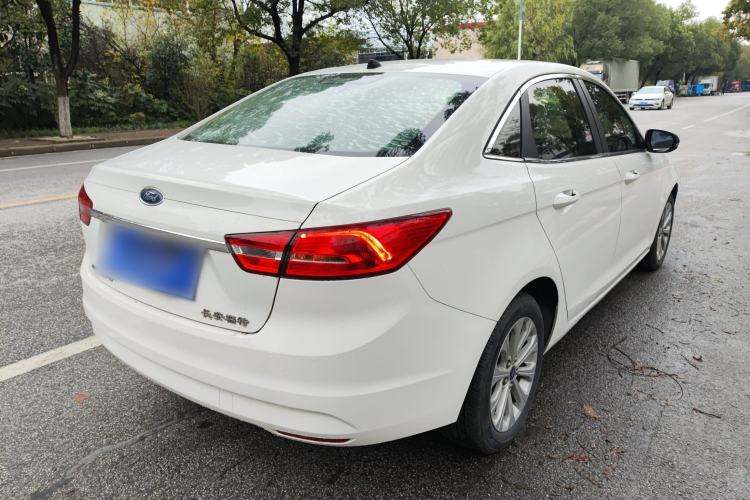 Used Ford Escort 2015 1.5L Automatic Fashion Model