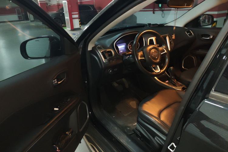 Used  Compass 2017 200T Automatic Family Edition