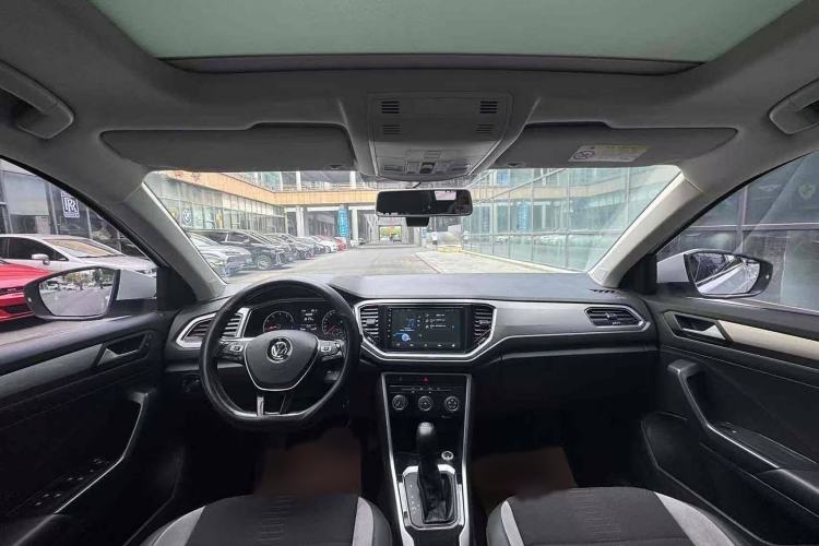 Used Volkswagen T-ROC 2018 280TSI DSG Two-Wheel Drive Advanced Version China V Emission Standard
