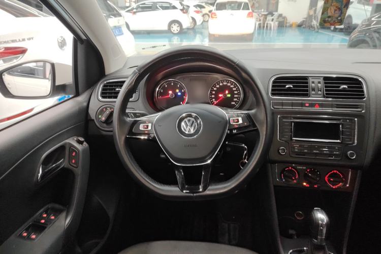 Used Volkswagen Polo 2016 1.6L Automatic Comfort Model
