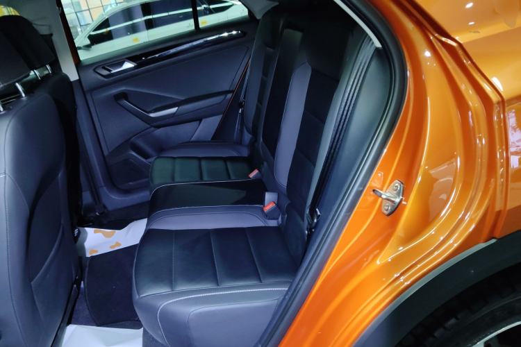 Used Volkswagen T-ROC 2019 280TSI DSG Two-Wheel Drive Comfort Version China VI Standard
