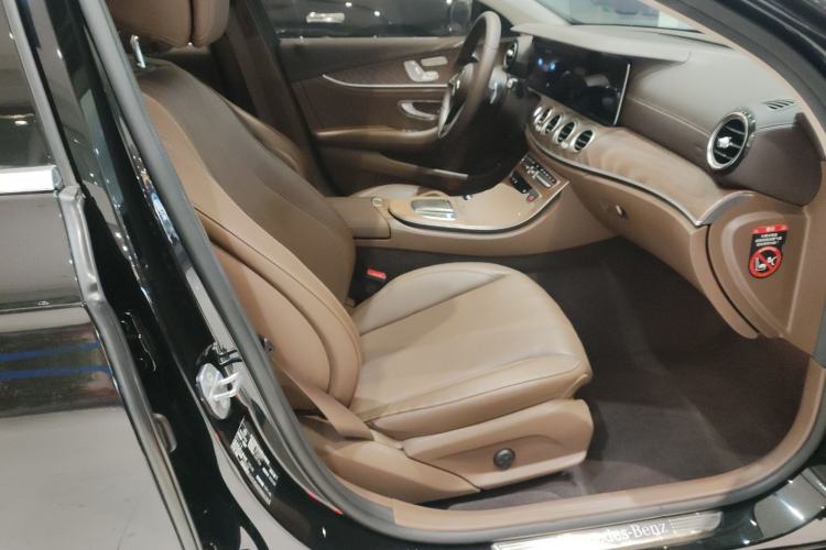 Used Mercedes-Benz E-Class 2023 Updated E 300 L Fashion Edition
