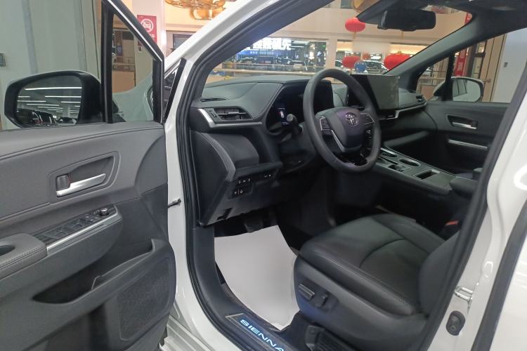 Used Toyota Sienna 2021 2.5L Hybrid Premium Edition
