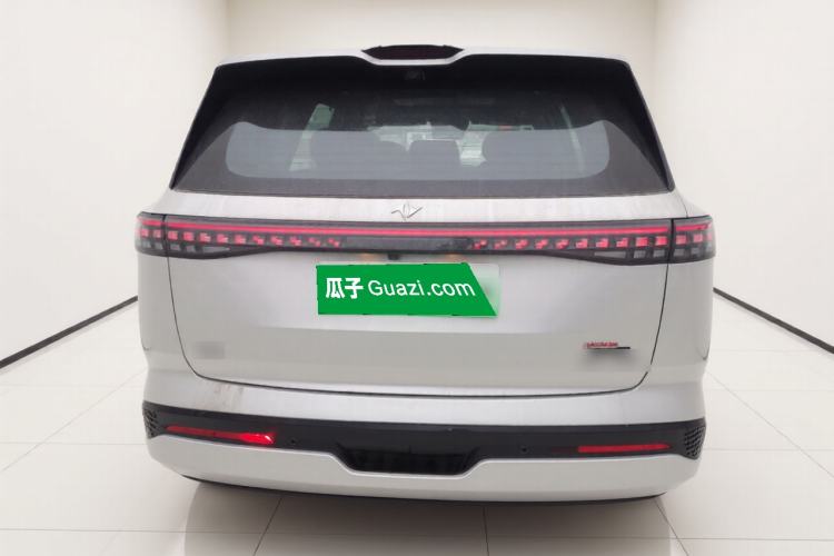 Used  eπ008 2025 210Max Range-Extended Version 5 Seats