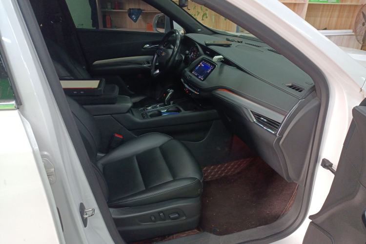 Used Cadillac XT4 2018 28T Two-Wheel Drive Leading Version
