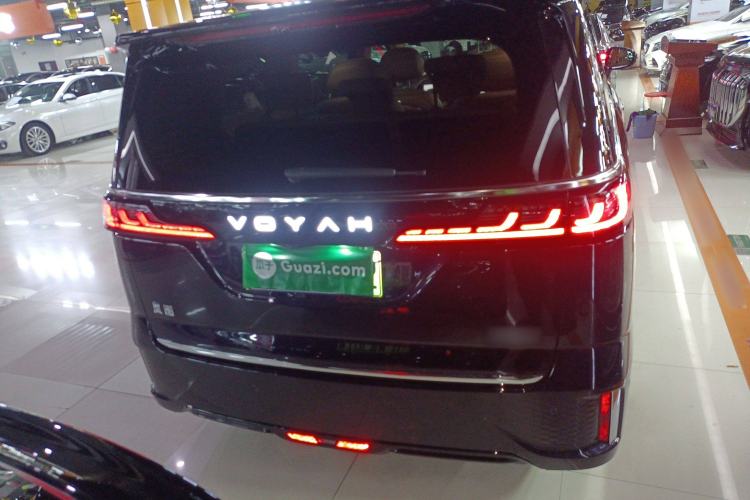 Used VOYAH Dream 2025 PHEV Four-Wheel-Drive Flagship Kunpeng Edition
