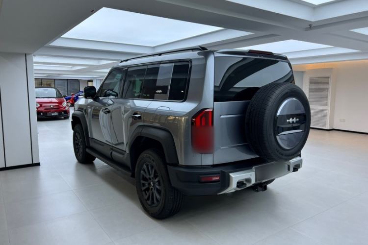 Used  Leopard 5 2023 Navigator Edition
