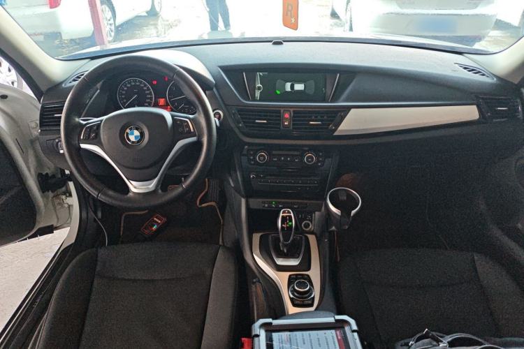 Used BMW X1 2014 sDrive18i Leading Model
