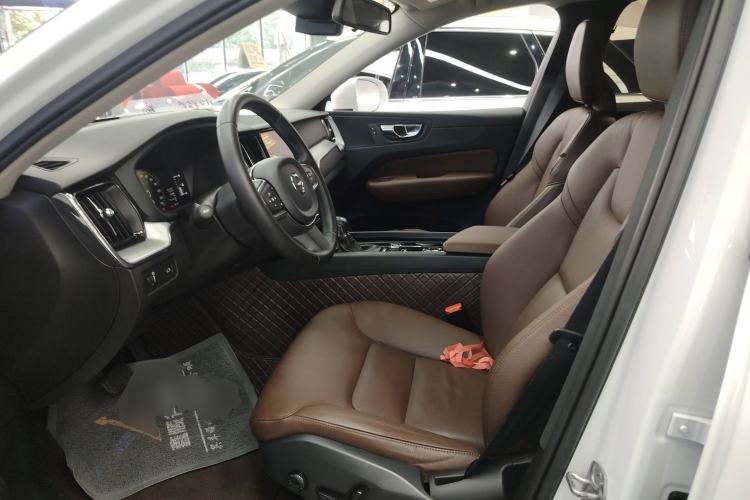 Used Volvo XC60 2019 T5 4x4 Smart Edition China VI Standard
