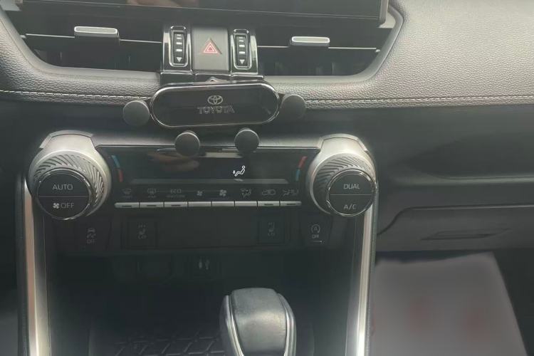 Used Toyota RAV4 2021 2.0L CVT Two-Wheel Drive Fashion PLUS Edition
