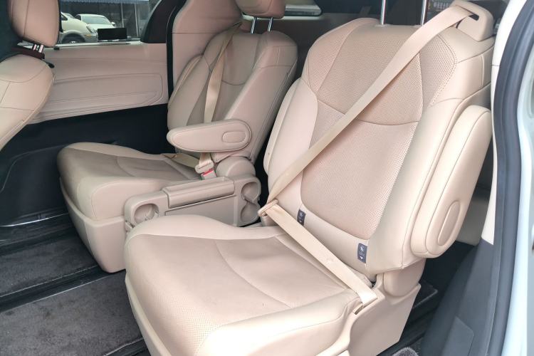 Used Toyota Sienna 2023 2.5L Hybrid Luxury Edition