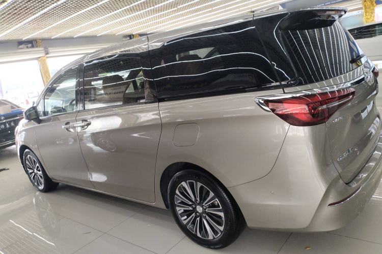 Used Buick GL8 2022 ES Land Cruiser 653T Luxury Model
