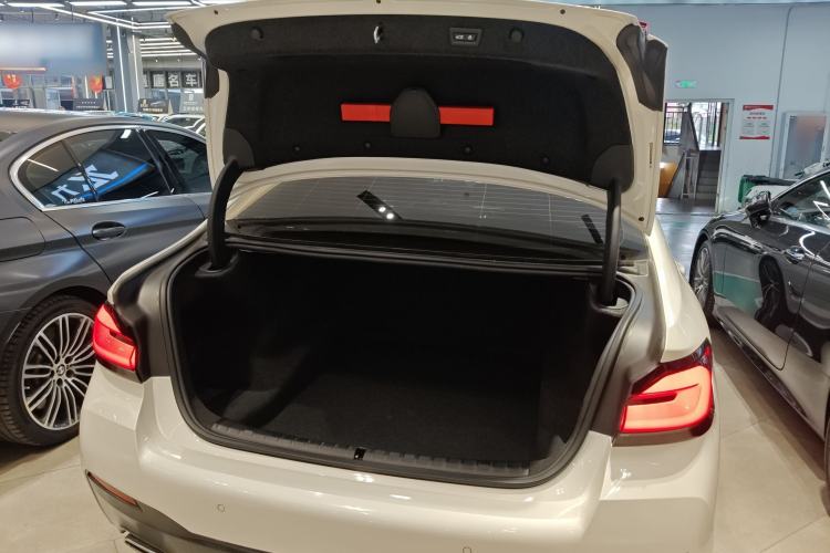 Used BMW 5 Series 2022 Restyled 530Li Leading Edition M Sport Package
