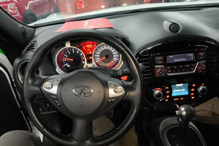 Used Infiniti ESQ 2014 1.6L Spontaneous Edition