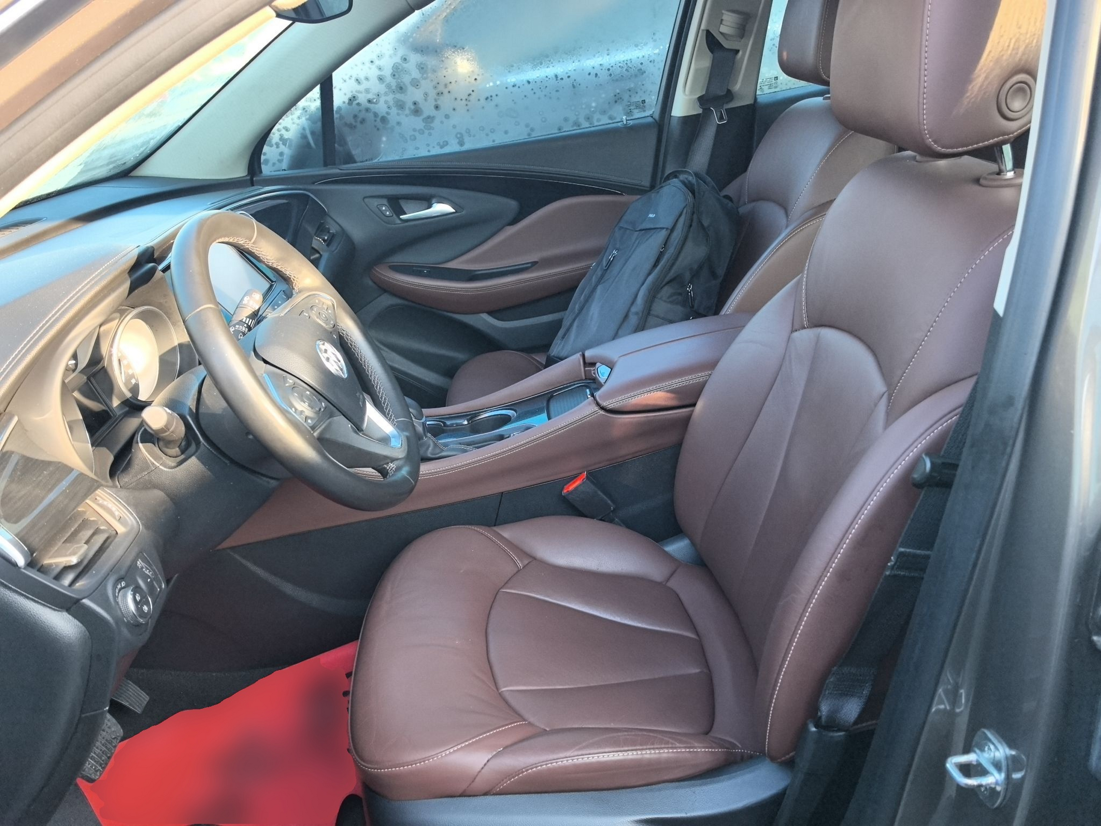 Переднее сиденье в автомобиле