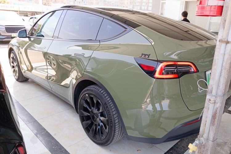 Used Tesla Model Y 2021 Long-Range All-Wheel-Drive Version 3D7
