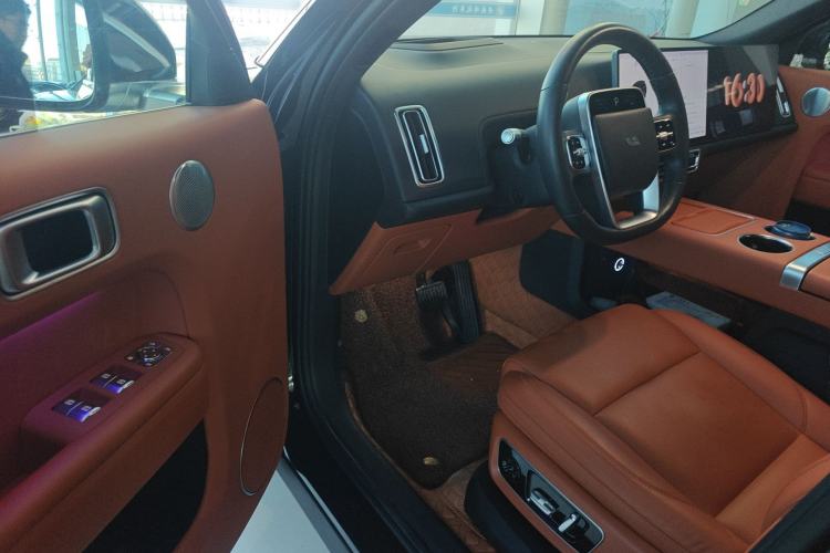 Used Li Auto L8 2023 Pro Model
