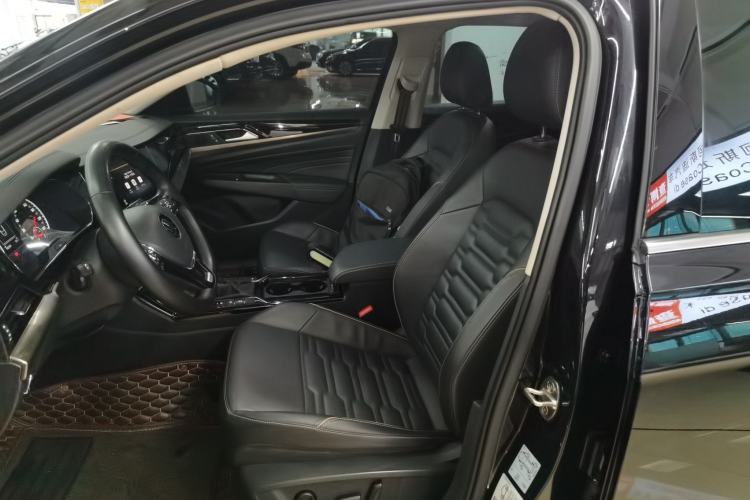 Used Volkswagen Passat 2020 Facelift 330TSI Elite Edition China VI Standard
