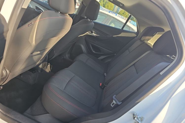 Used Buick Encore 2015 1.4T Automatic Two-Wheel Drive Urban Elite Version
