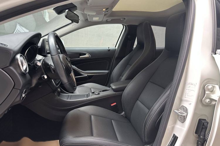 Used Mercedes-Benz GLA 2015 GLA 220 4MATIC Fashion Model