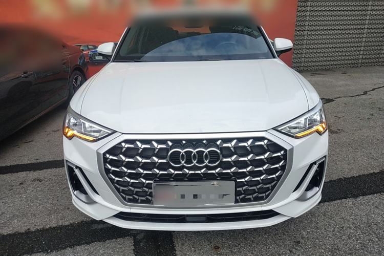 Used Audi Q3 2024 40 TFSI Fashion Dynamic Model
