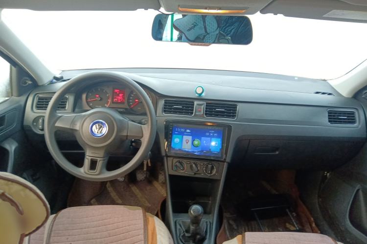 Used Volkswagen Santana 2015 1.6L Manual Fashion Edition
