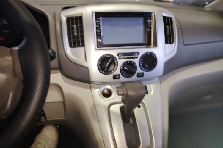 Used Nissan NV200 2014 1.6L CVT Luxury Model China IV Standard