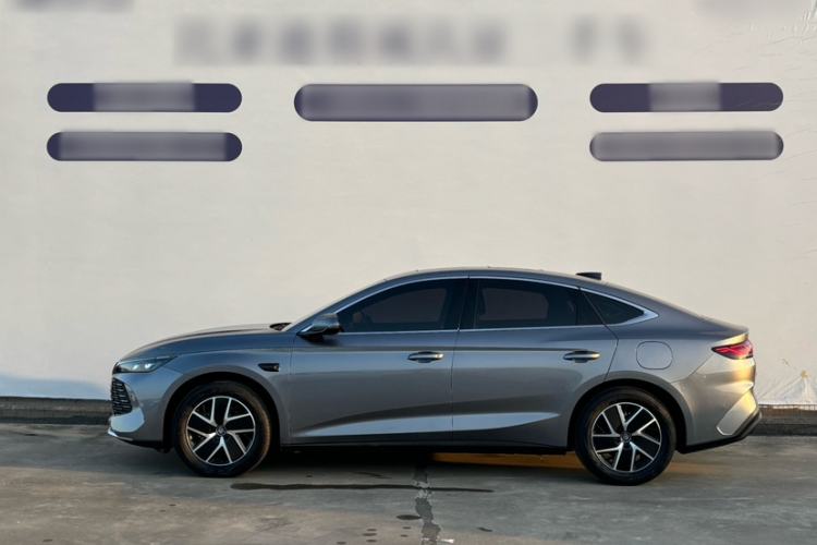 Used BYD Qin L 2025 DM-i Smart Drive 120KM Superior Model
