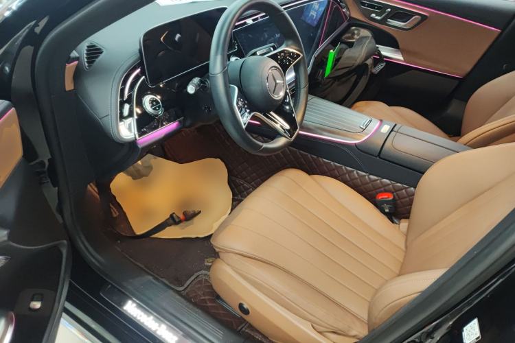 Used Mercedes-Benz E-Class 2024 Facelift E 300 L Luxury Edition
