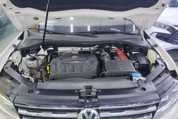 Used Volkswagen Tiguan L 2019 Updated Version 330TSI Automatic Two-Wheel Drive Panoramic Comfort Edition China VI Standard

