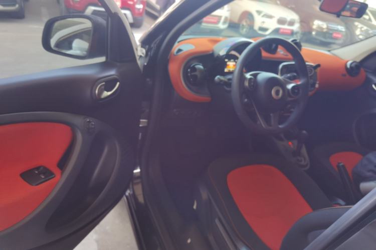 Used  forfour 2016 1.0L 52 kW Passion Edition
