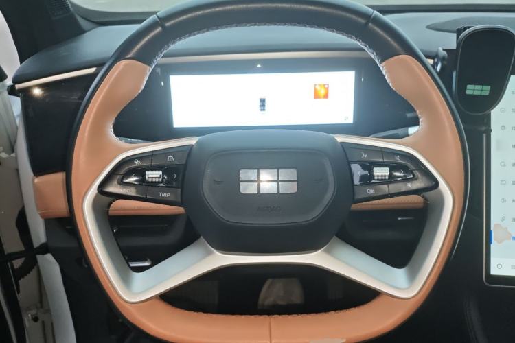 Used  L7 2024 1.5T 115 km PLUS Dragon Edition