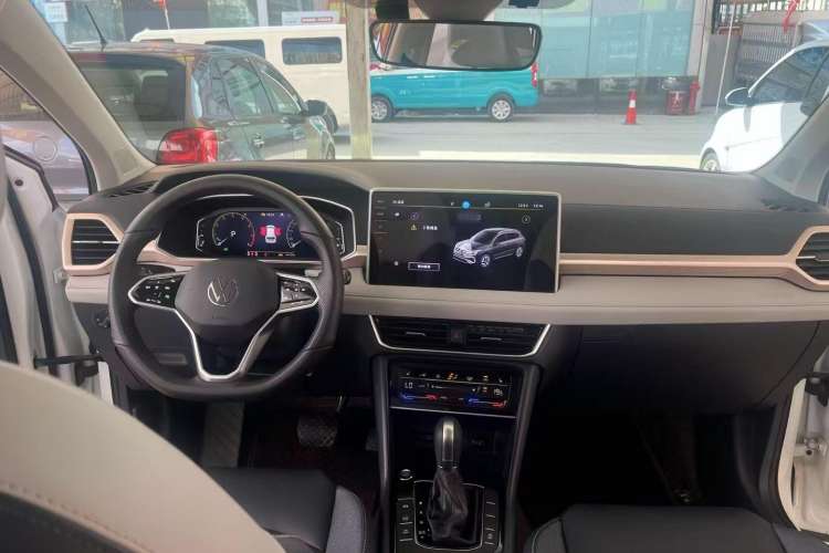 Used Volkswagen Tharu 2023 300TSI Two-Wheel-Drive Full Moon Edition
