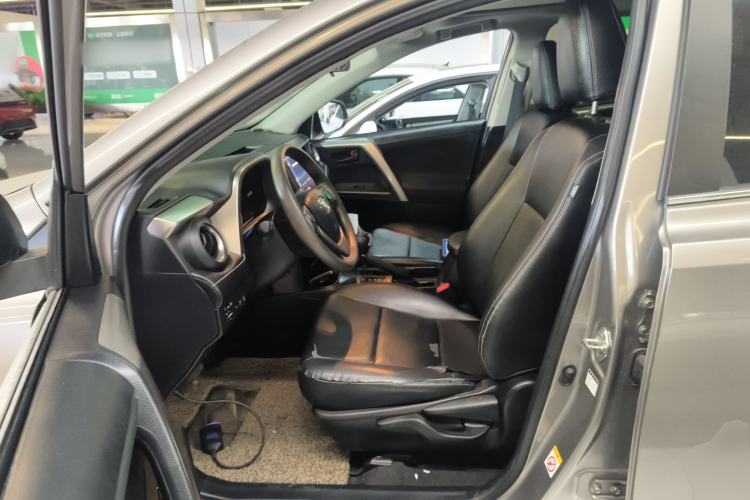 Used Toyota RAV4 2018 2.0L CVT Two-Wheel Drive Fashion X Edition
