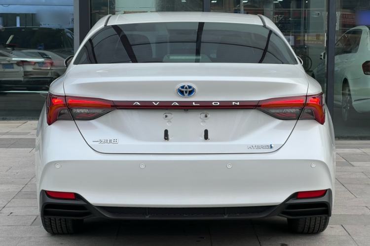 Used Toyota Avalon 2019 Dual-Engine 2.5L Luxury Edition China VI Standard