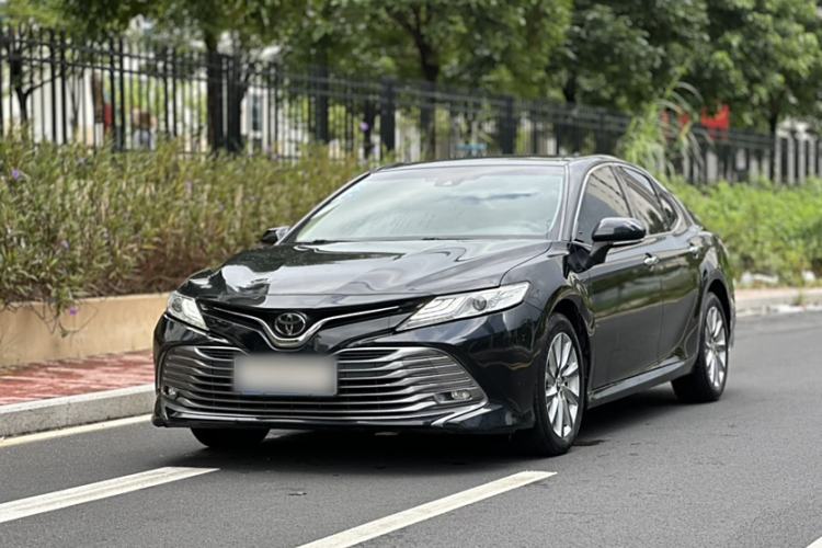 Used Toyota Camry 2018 2.0G Luxury Edition
