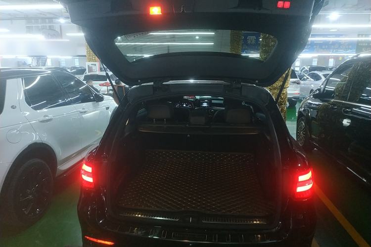 Used Mercedes-Benz GLC 2019 Facelift GLC 260 L 4MATIC Luxury Model
