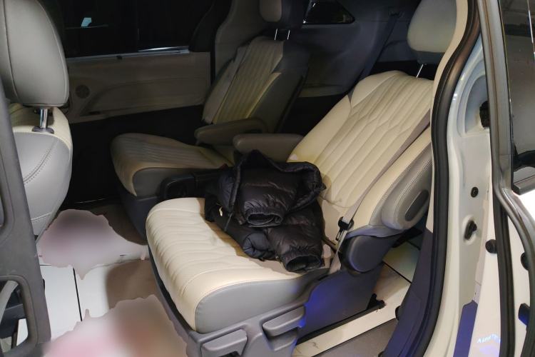 Used Toyota Sienna 2024 2.5L Hybrid Comfort Edition
