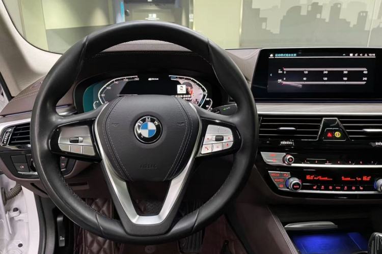 Used BMW 5 Series New Energy 2020 530Le Luxury Package
