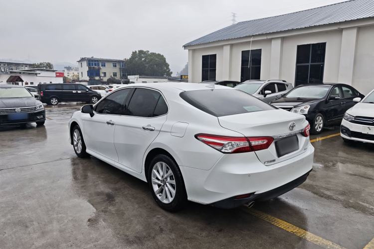 Used Toyota Camry 2021 2.0G Luxury Edition
