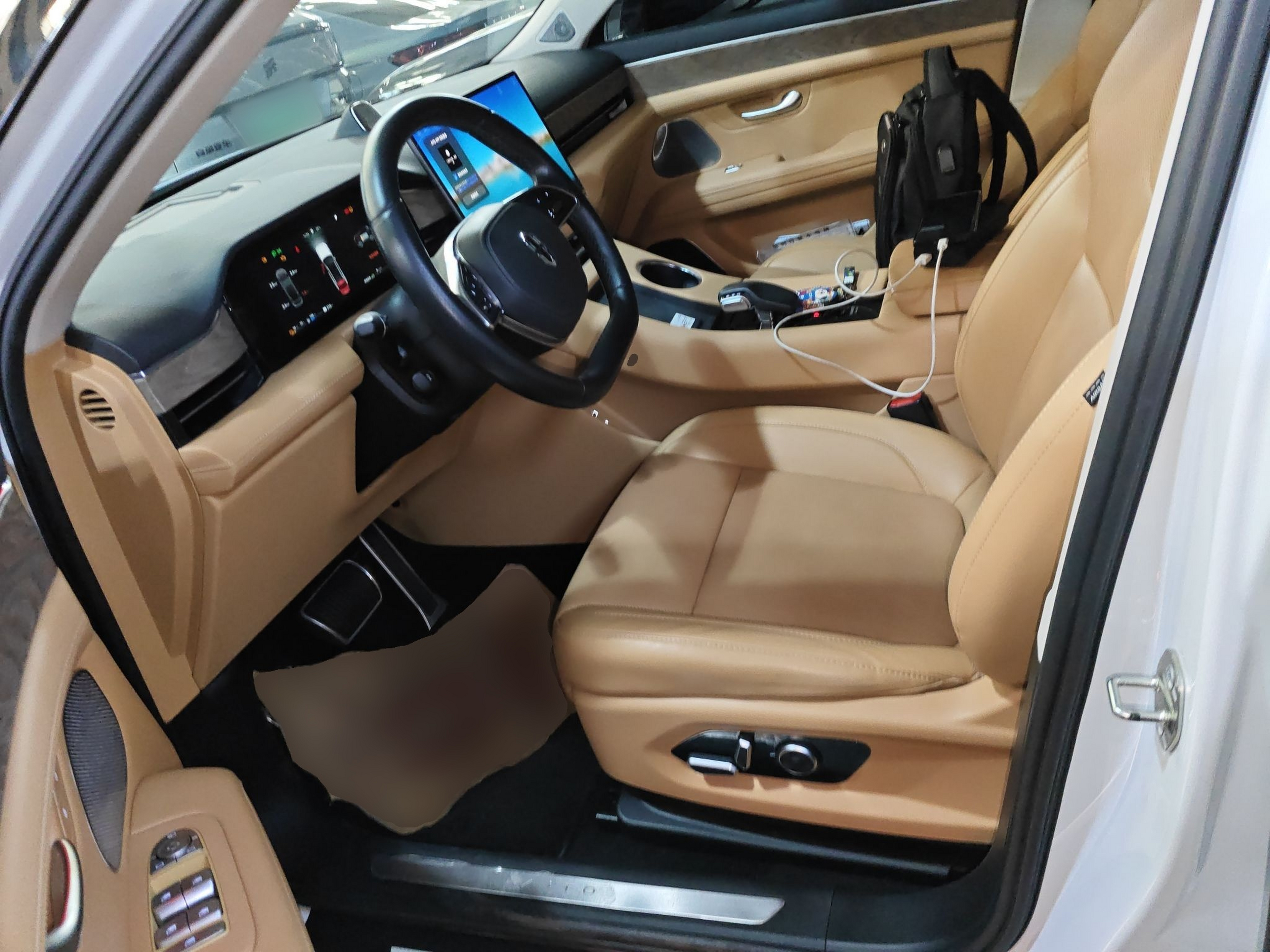 Переднее сиденье в автомобиле