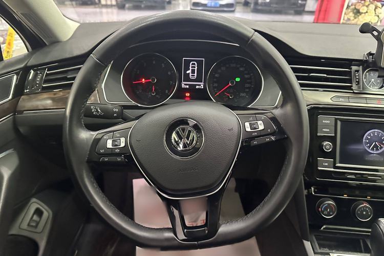 Used Volkswagen Magotan 2019 330TSI DSG Leading Model China VI Standard
