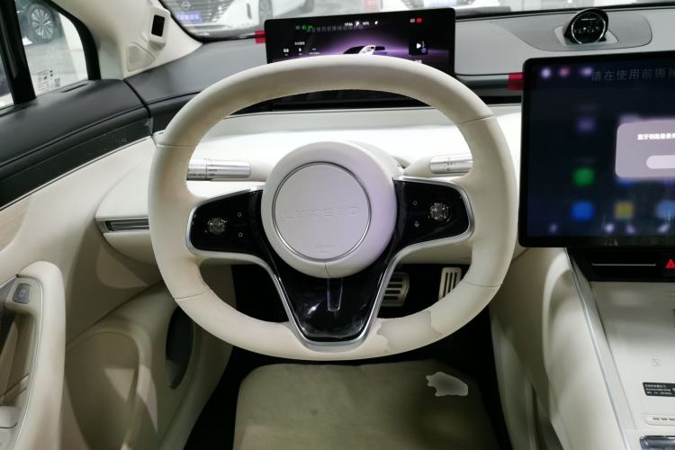 Used Hima Luxeed S7 2024 Pro Model
