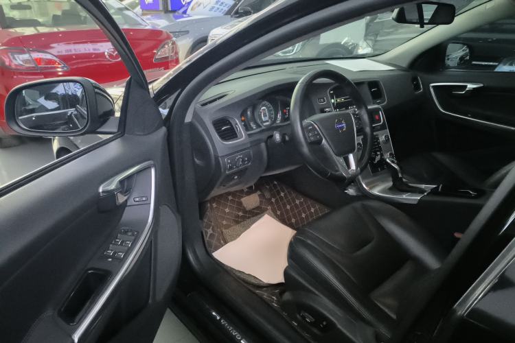 Used Volvo S60 2016 S60L T4 Zhiyuan Edition
