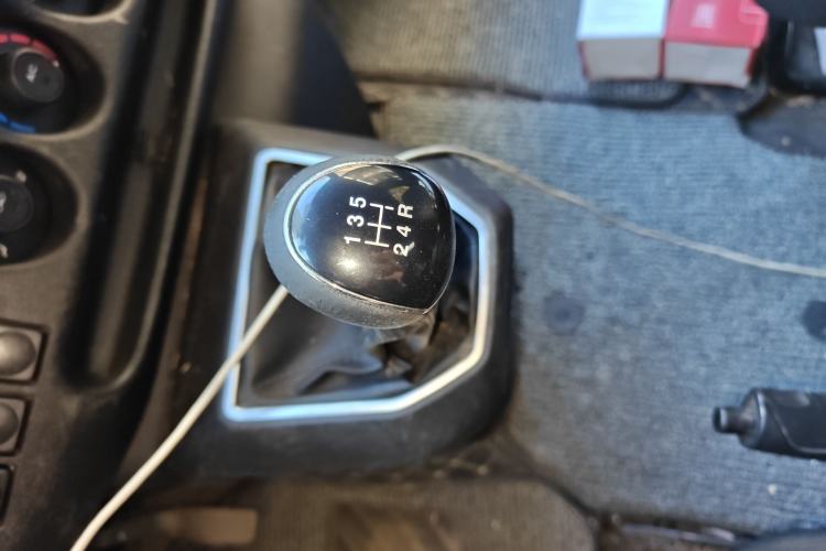 Used JMC Transit 2021 2.8T Space King Standard Version Long Wheelbase Mid-Height Roof Rear Single Tire – Step 6-Seater Diesel China VI Emission Standard JX493